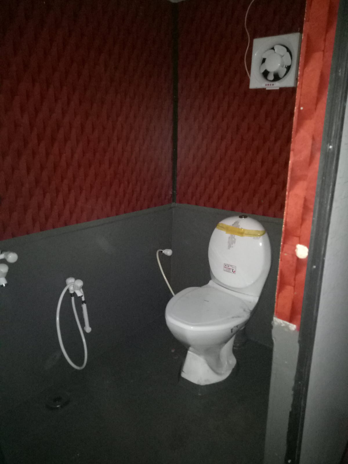 PORTABLE WASHROOMS